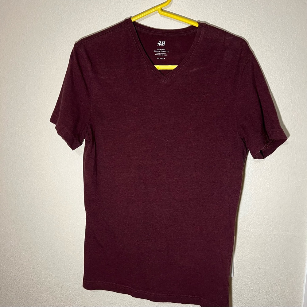 H&M RED V NECK